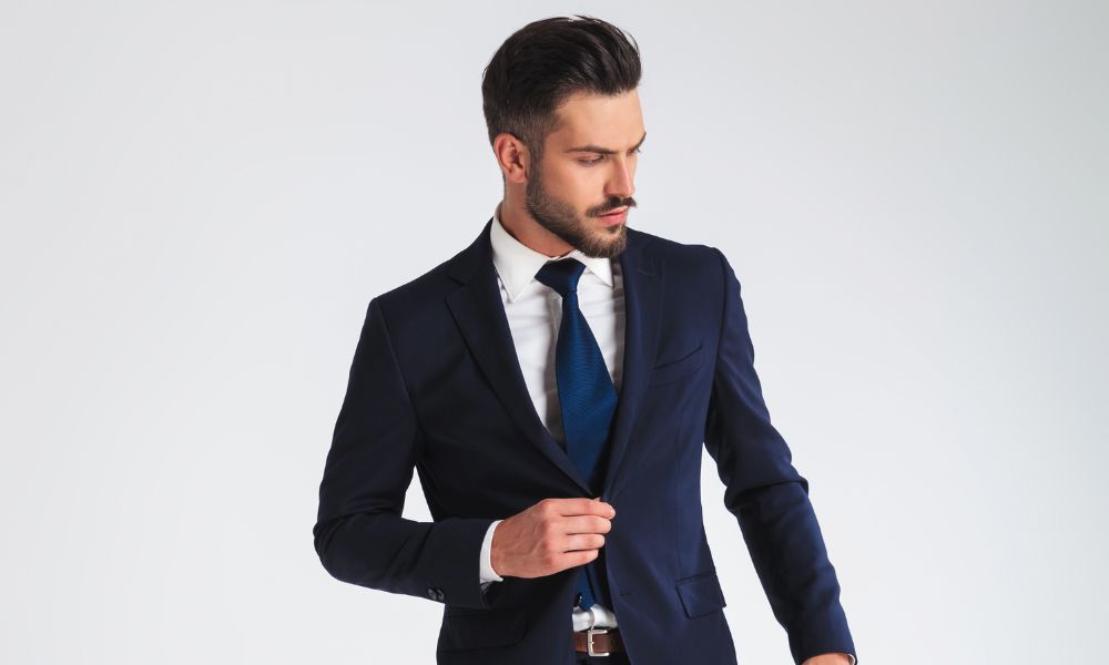 Types of Suits and Ties To Wear This Summer