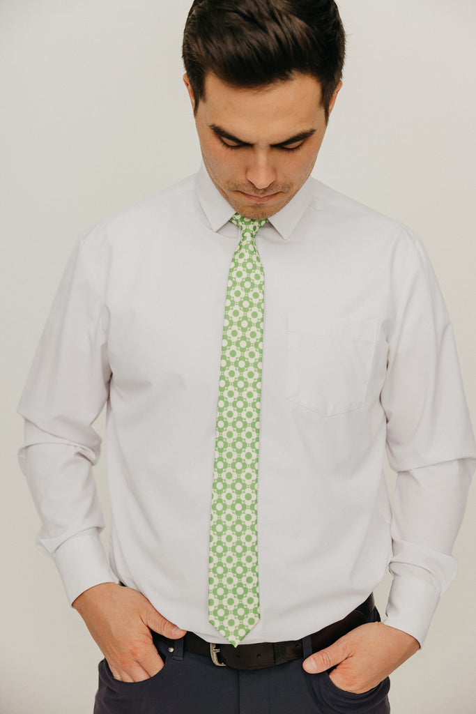 Groovy 2.5" Wide Skinny Tie worn with a white shirt, black belt and black suit pants.