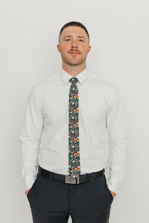 DAZI Holly Skinny Tie worn with a white shirt, black belt and black suit pants.